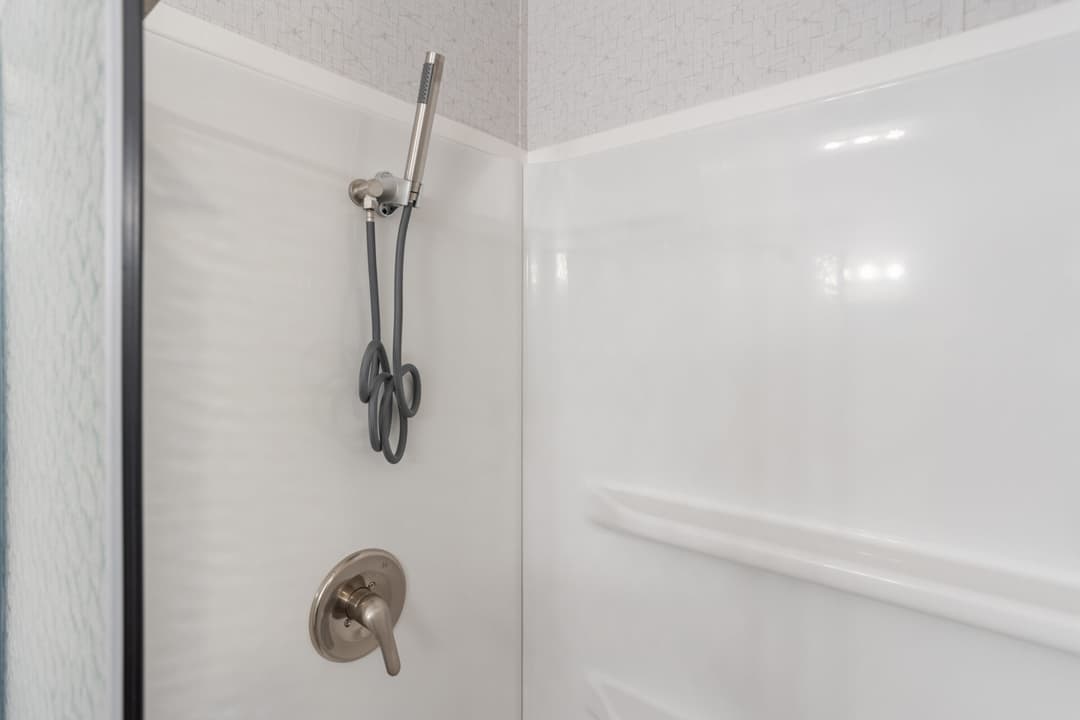 Doublewide 32×72-43a bathroom home features