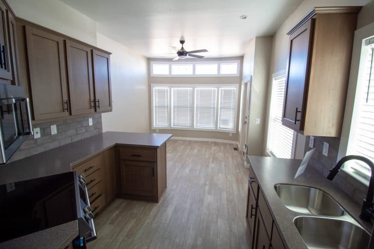 Malibu-120ma11351f hero, interior, and kitchen home features