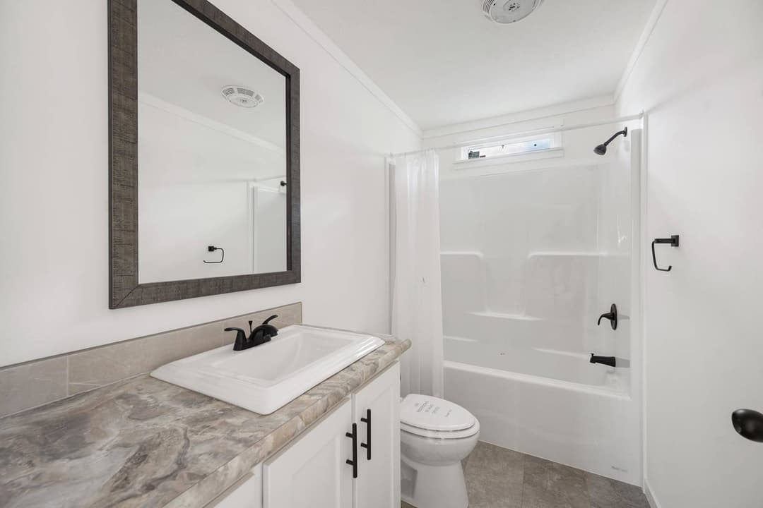 Elevate 52 bathroom home features