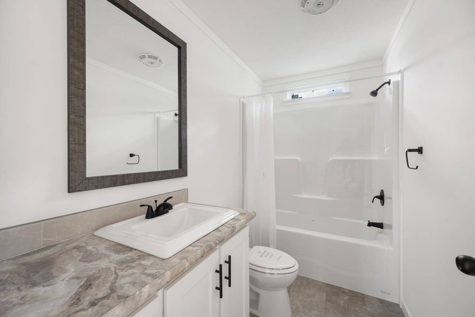 Elevate 52 bathroom home features