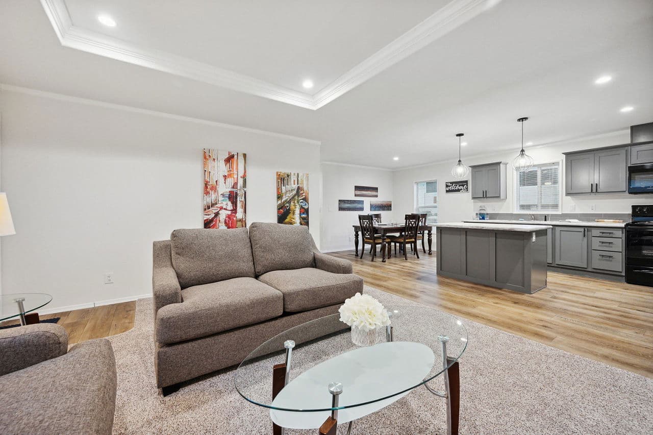 Millcreek 4400-6 interior home features