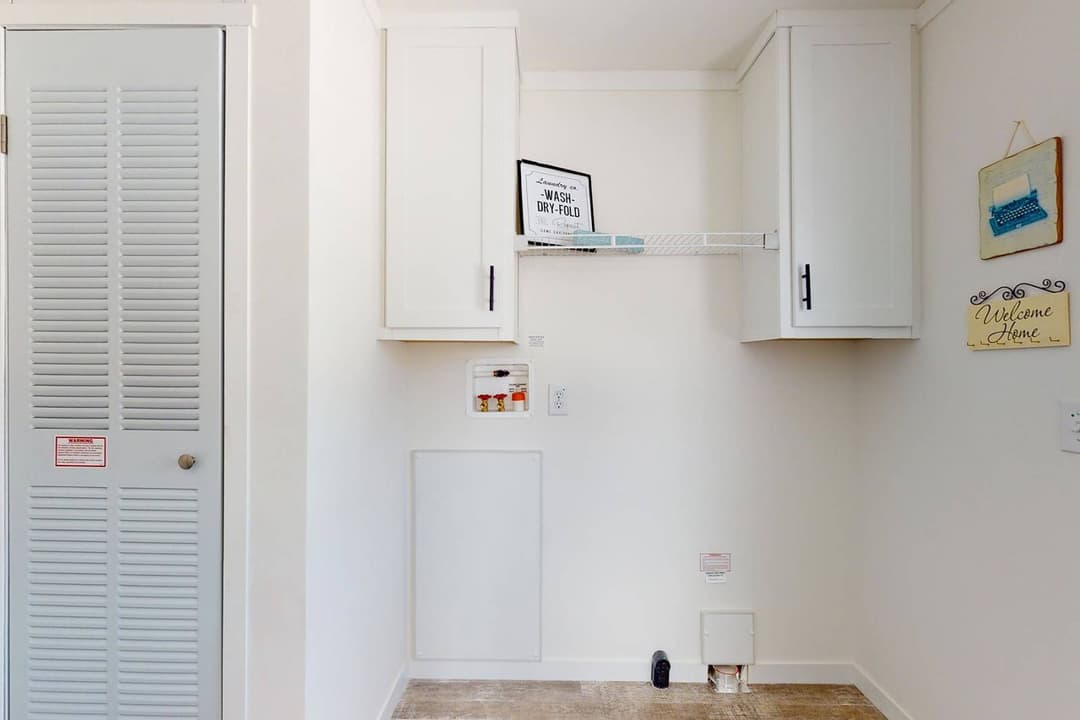Intrigue interior home features