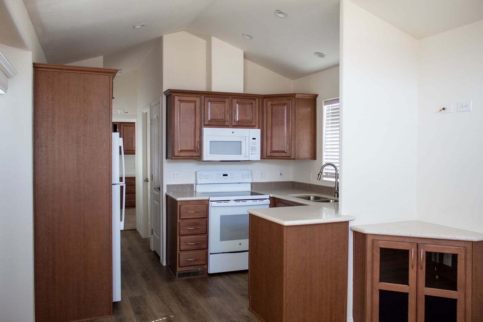 Sedona sn11351g kitchen home features