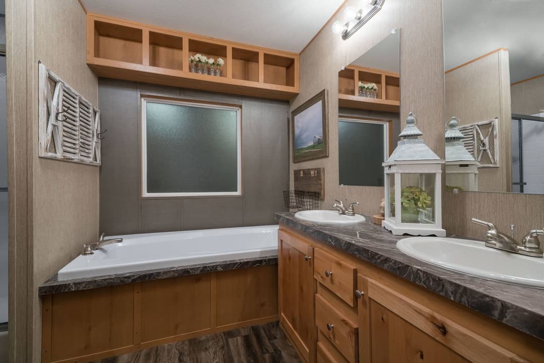 Cs1676c bathroom home features