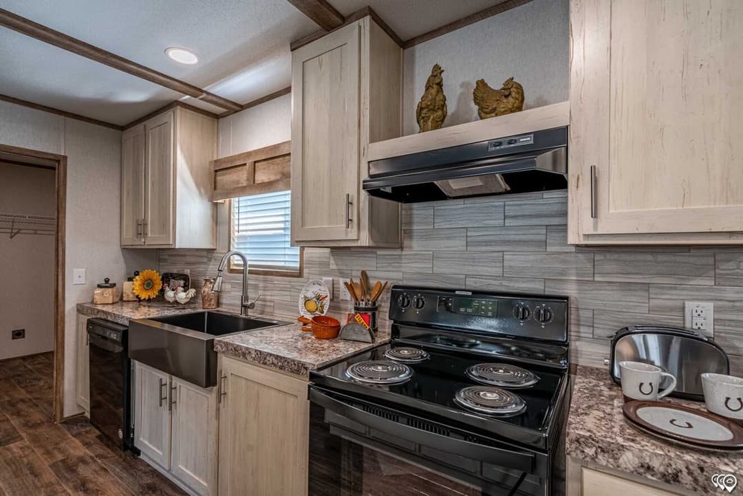 Pinnacle 28563p kitchen home features
