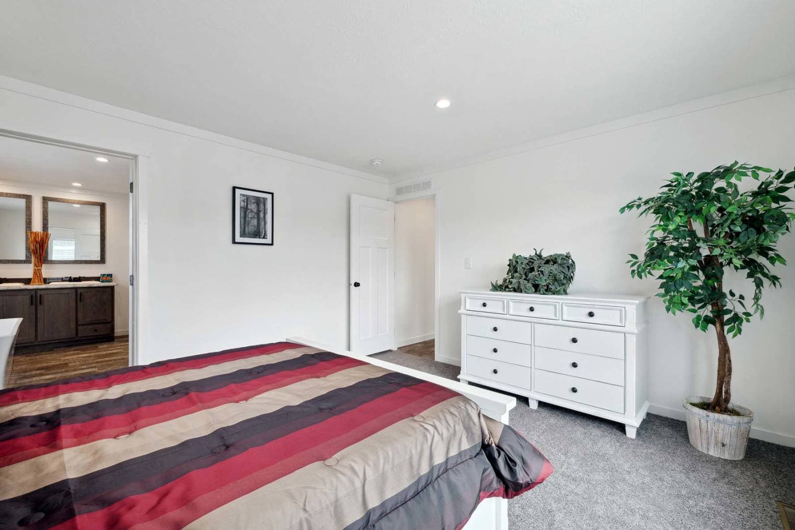 East point - elevate 60 bedroom home features