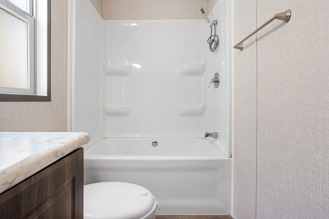 Doublewide 32×52-32d bathroom home features