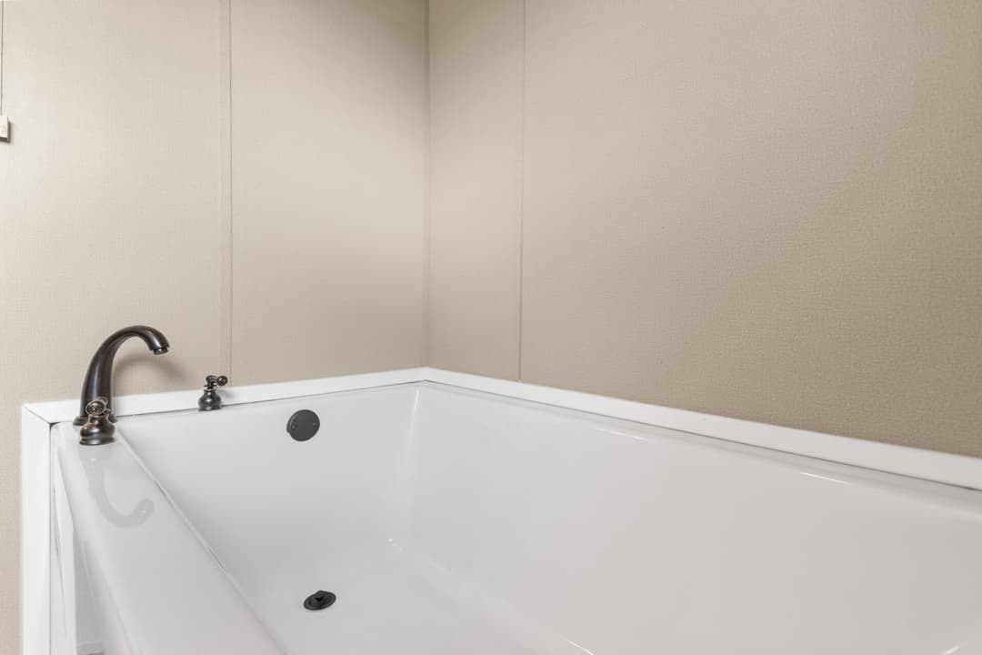 Doublewide 32×60-32a bathroom home features