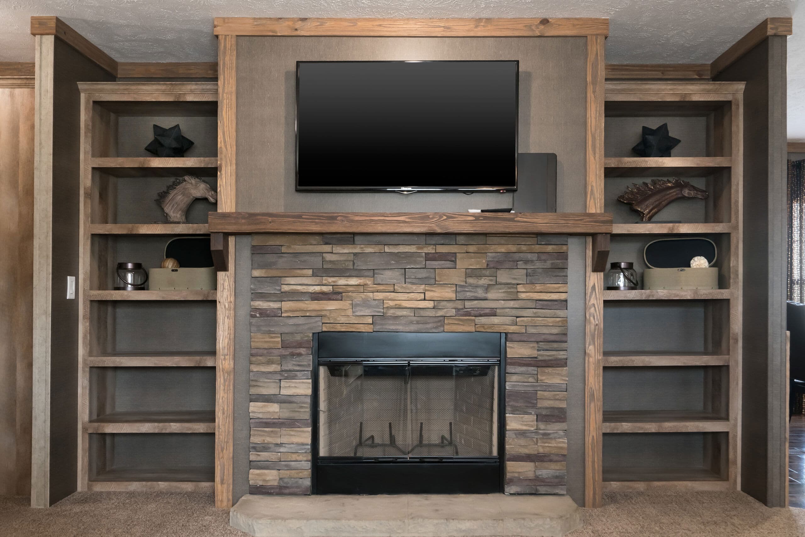 Md-26 rawhide interior home features