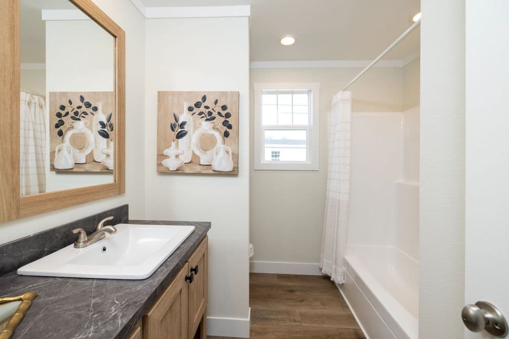 Hey jude bathroom home features