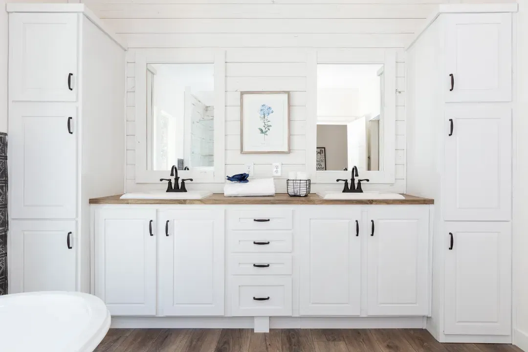 1434 carolina southern belle bathroom home features