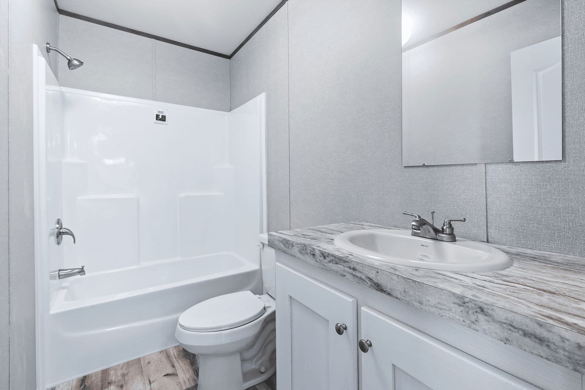 The cuatro bathroom home features