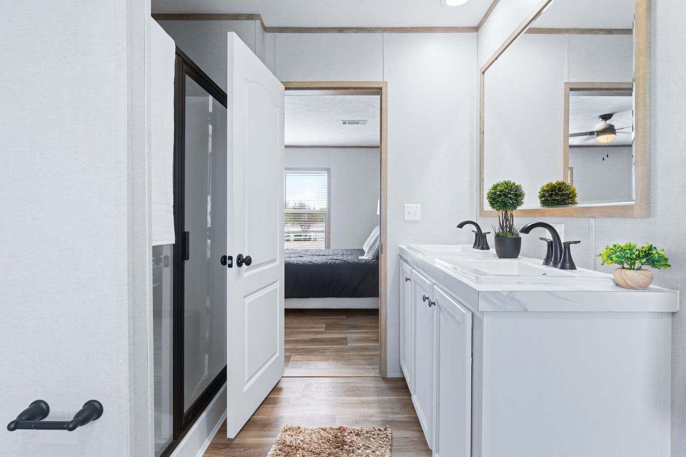 El sueno breeze bathroom home features