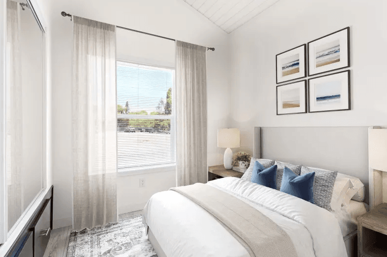 Ath-25l bedroom home features