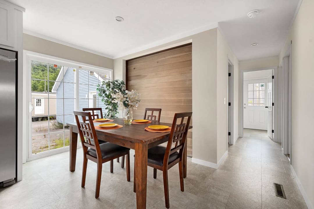 Elevate 52 interior home features