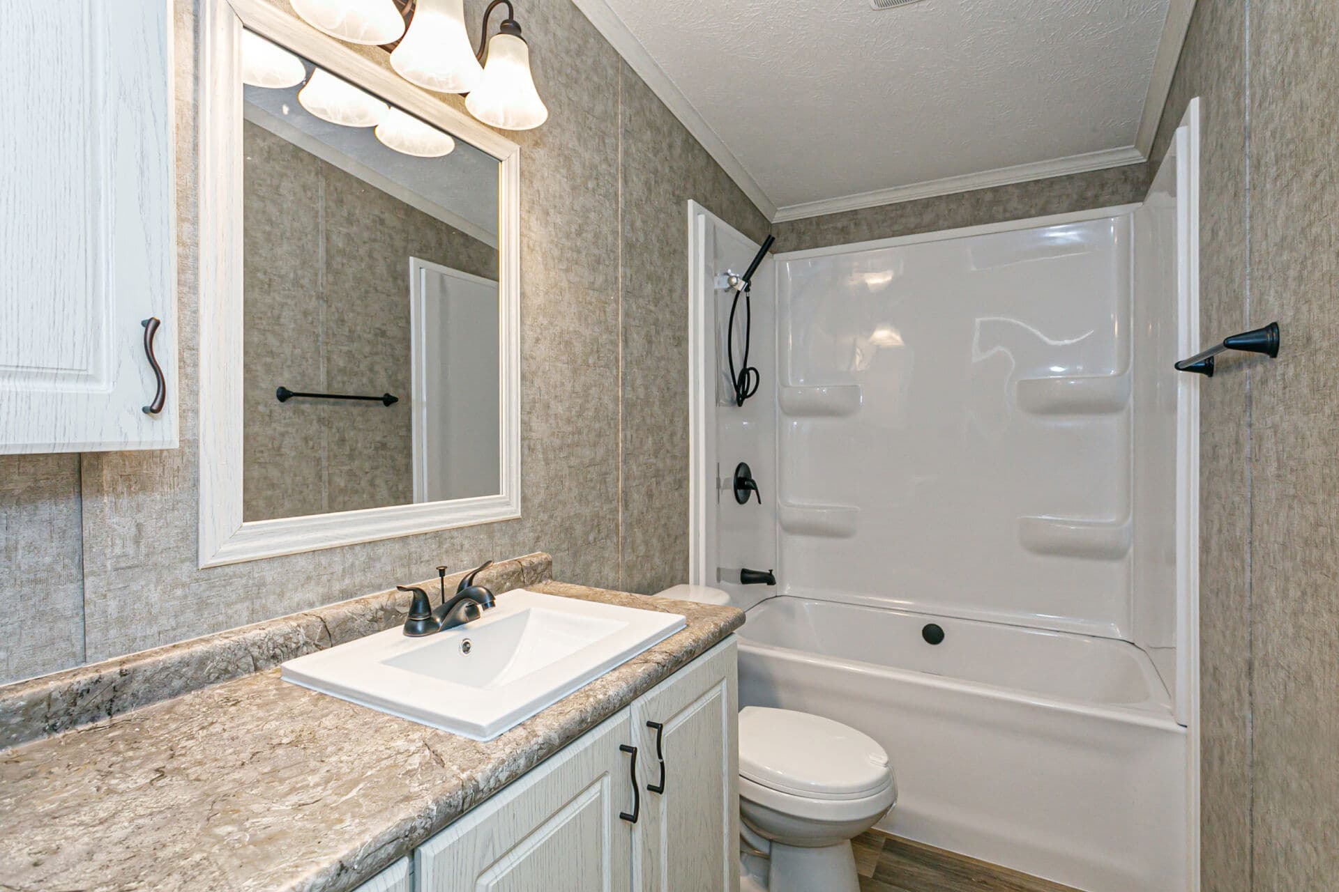 Doublewide 32×64-32bp bathroom home features