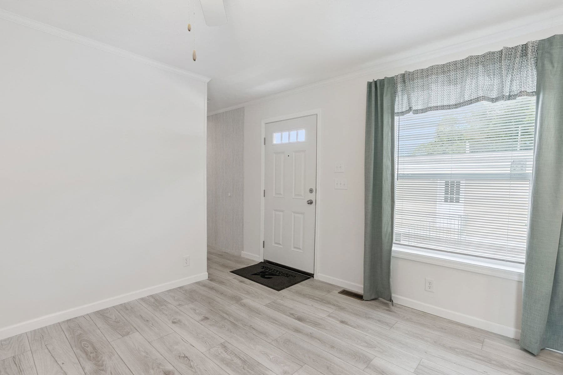 Achiever 6902 interior home features