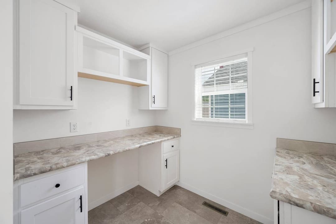 Elevate 52 interior home features