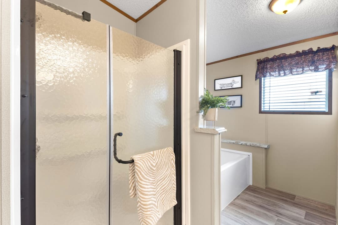 Doublewide 32×60-32a bathroom home features