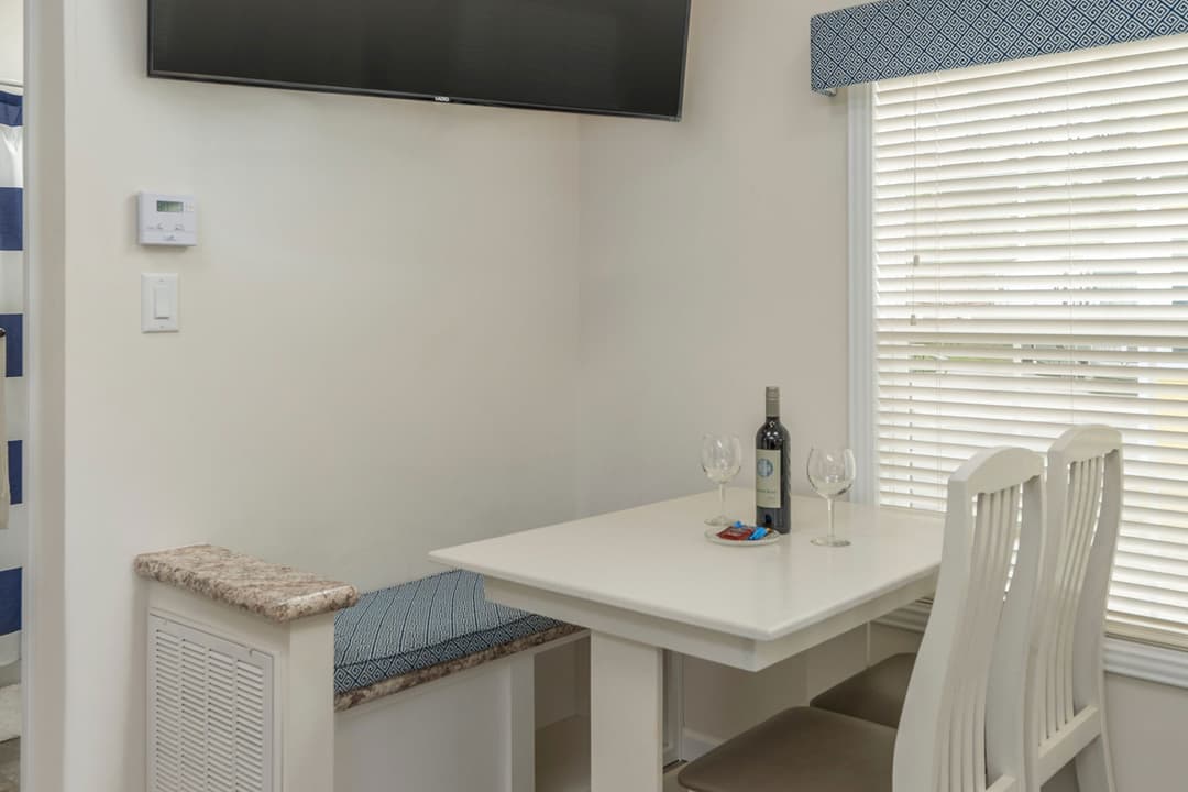 Shore park 4111 interior home features