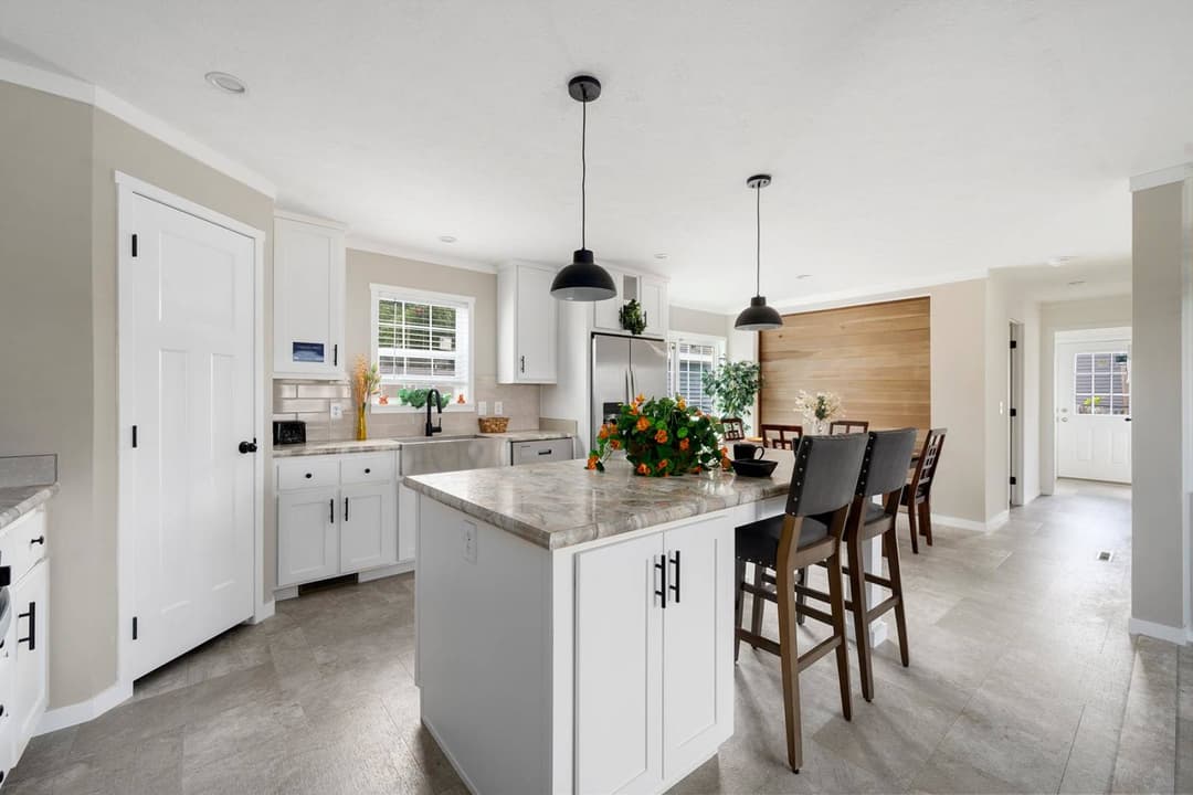 Elevate 52 kitchen home features