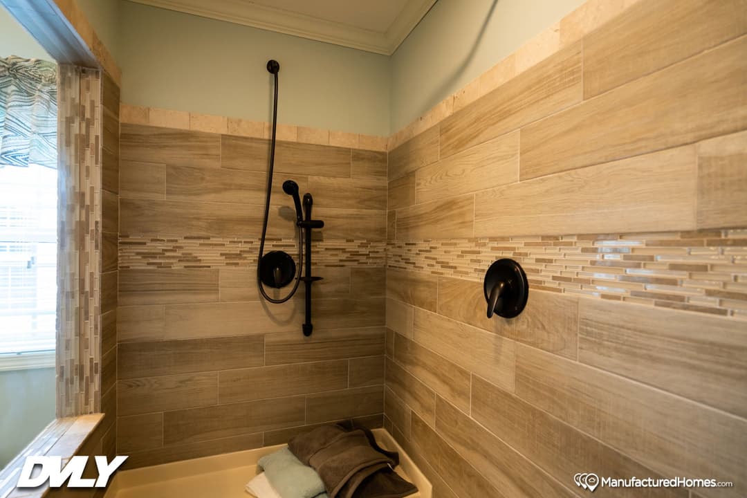 Wl-monl-6809 bathroom home features