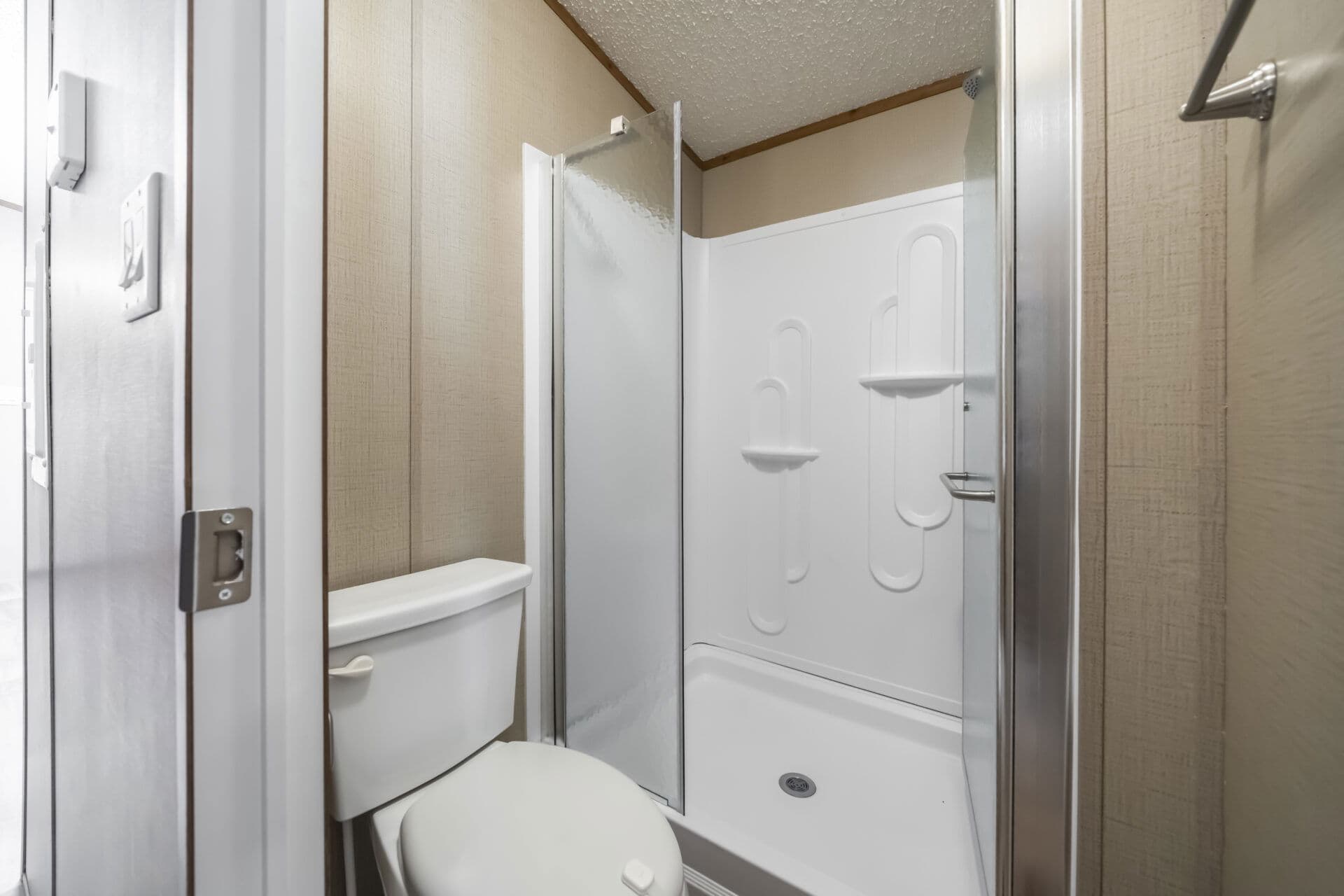 Tiny home s-12×34-31a bathroom home features