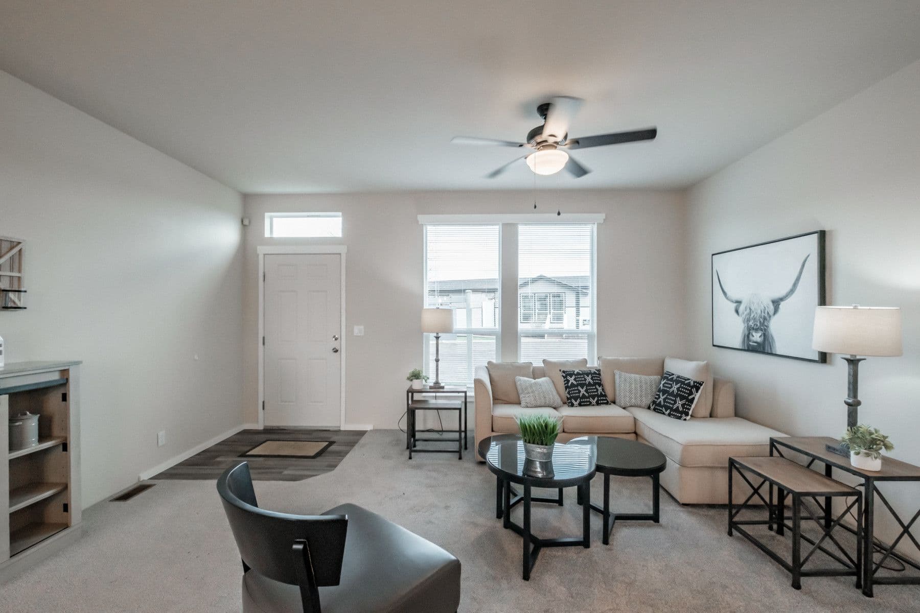 Canyon interior home features