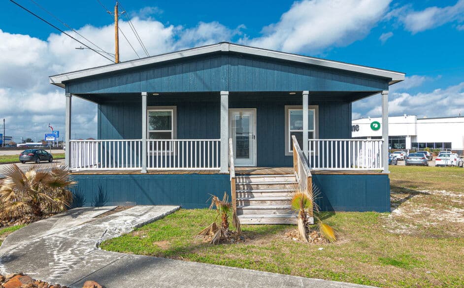Corpus 5051 elevation and exterior home features