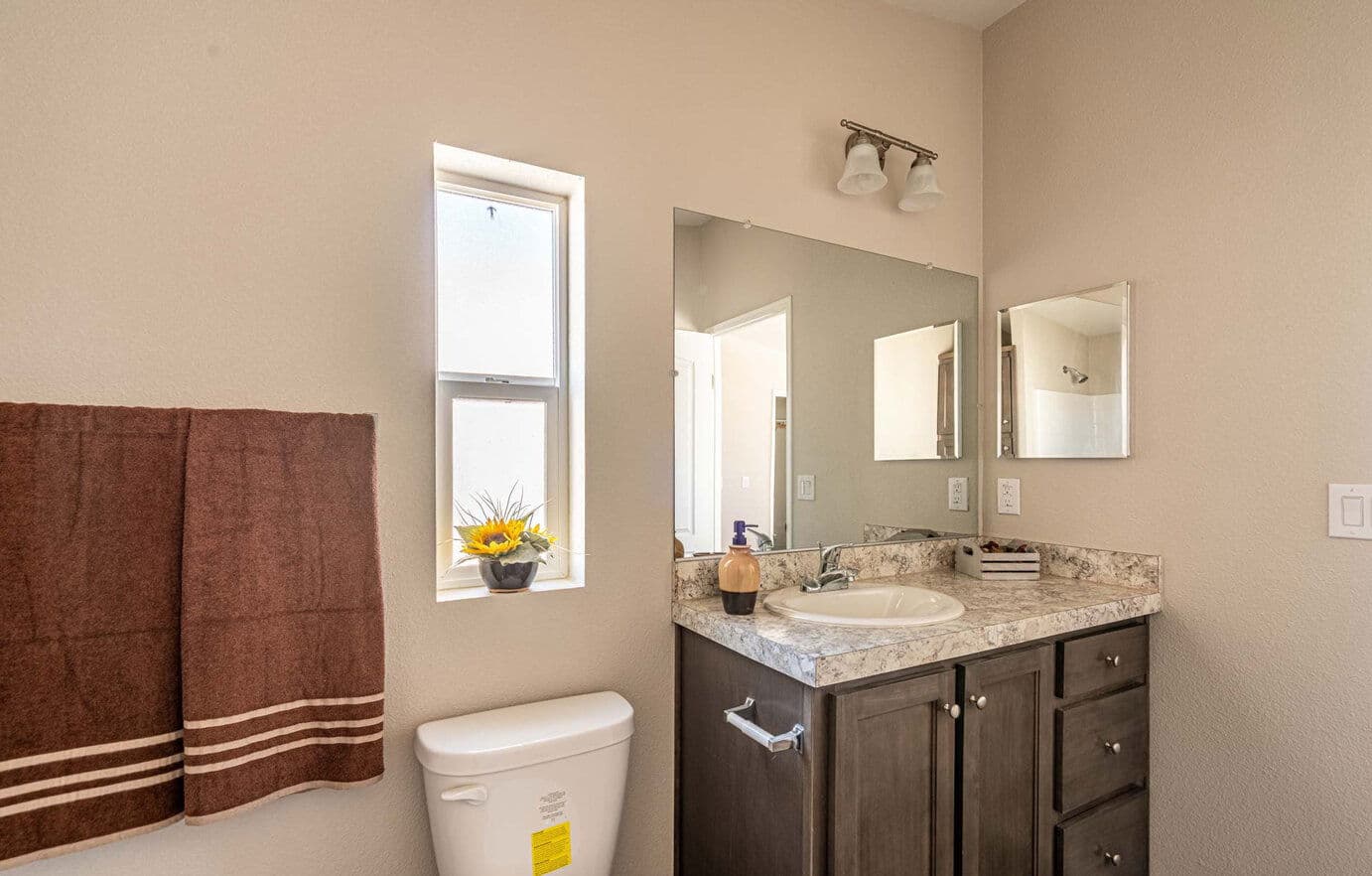 Canyon lake 24563p bathroom home features