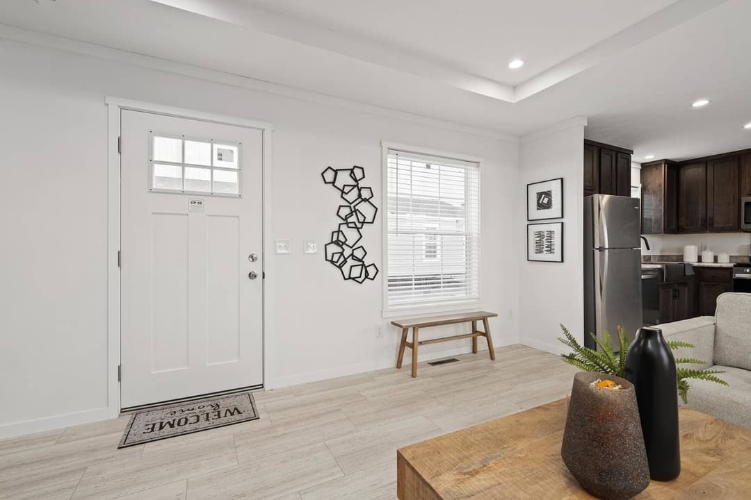 Affinity interior home features