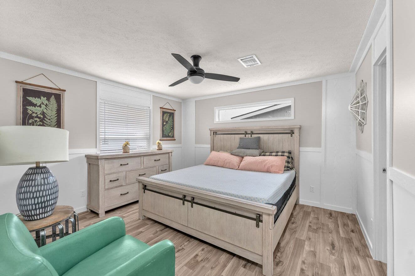 Palm harbor elite 28523f bedroom home features