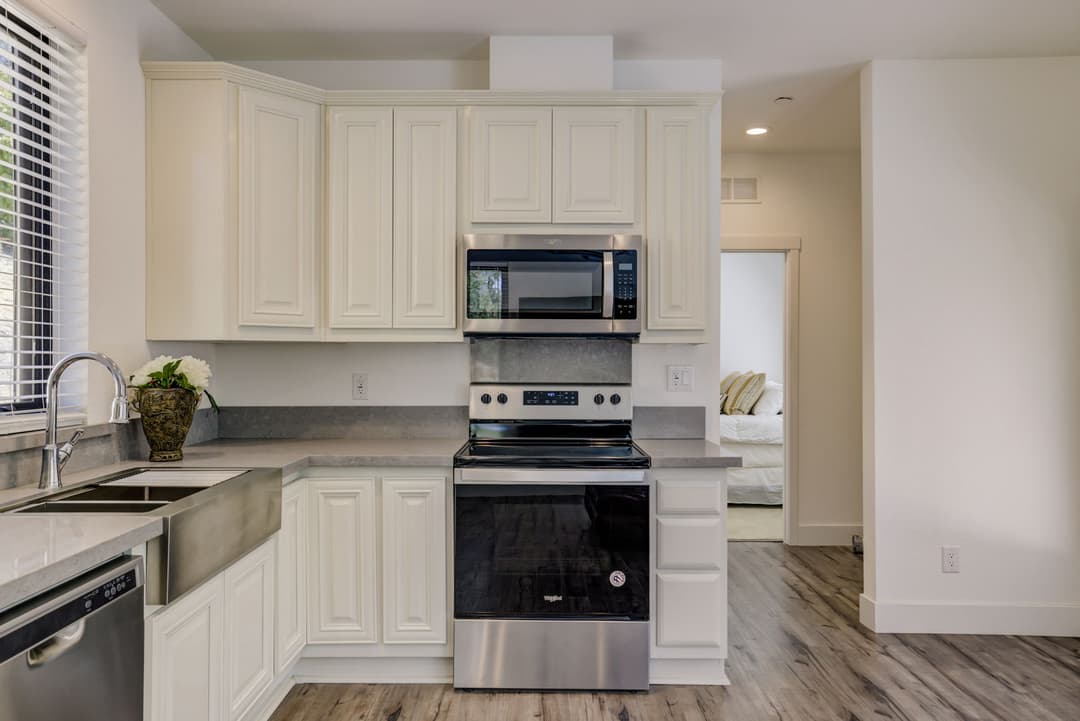 The piedmont (34') - l shaped kitchen home features