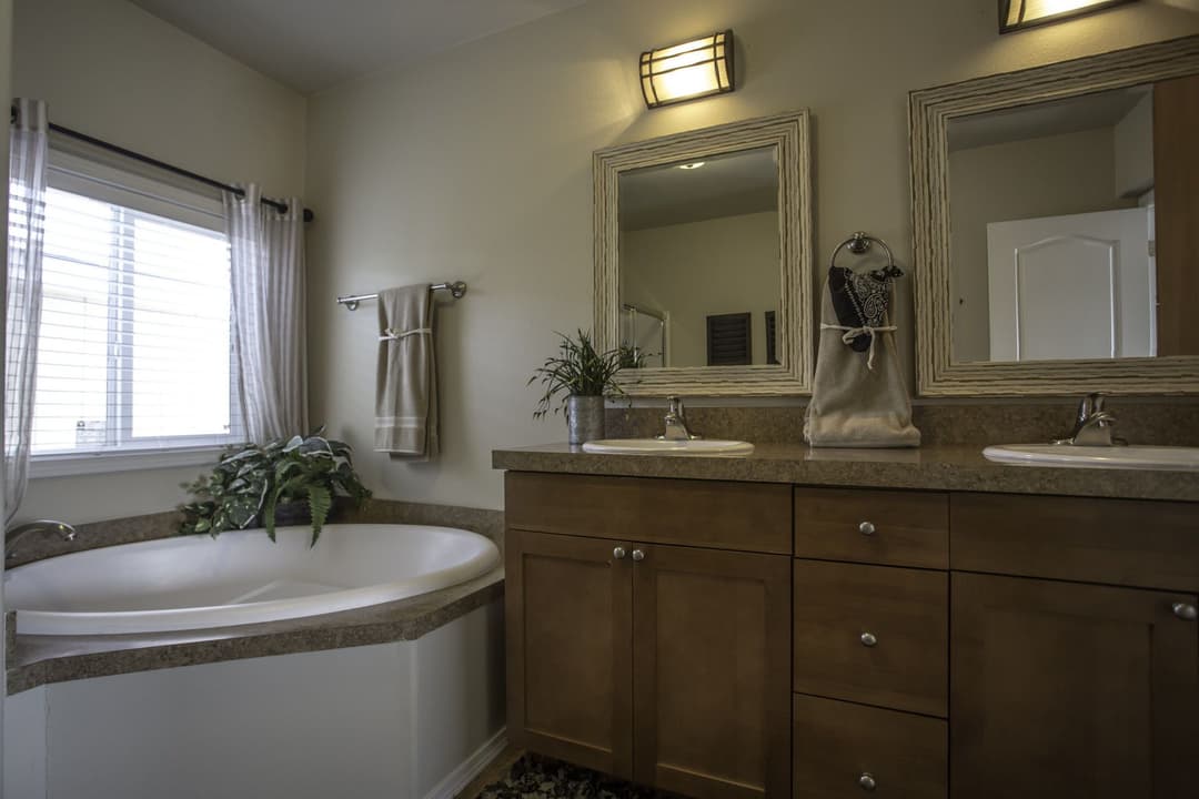 Ks2750b bathroom home features