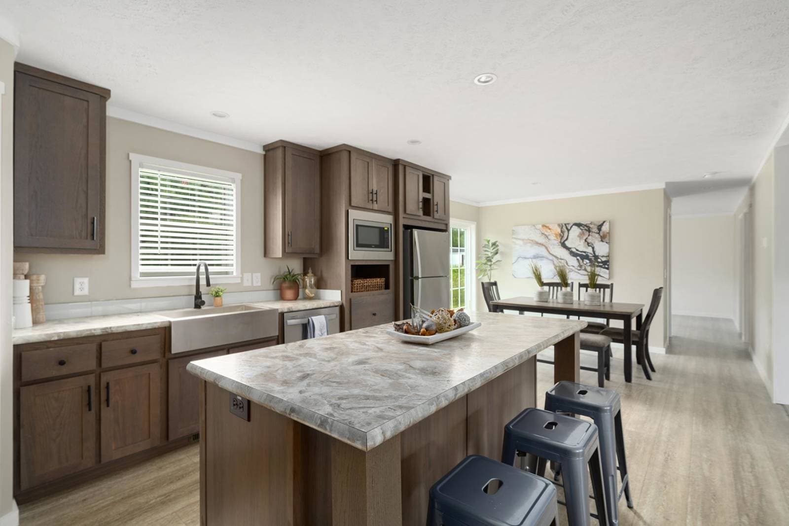 East point - pursuit kitchen home features