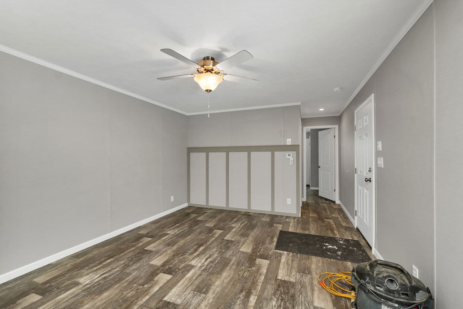 Zenith 6803 interior home features