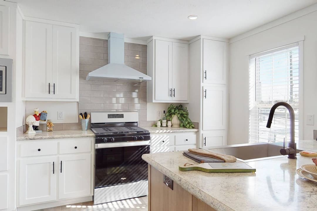 Intrigue kitchen and hero home features