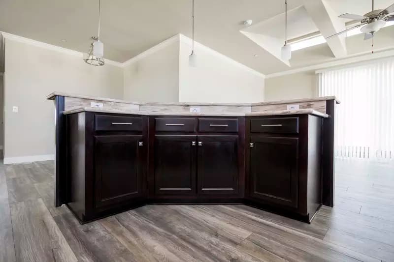 Bd 43 kitchen home features