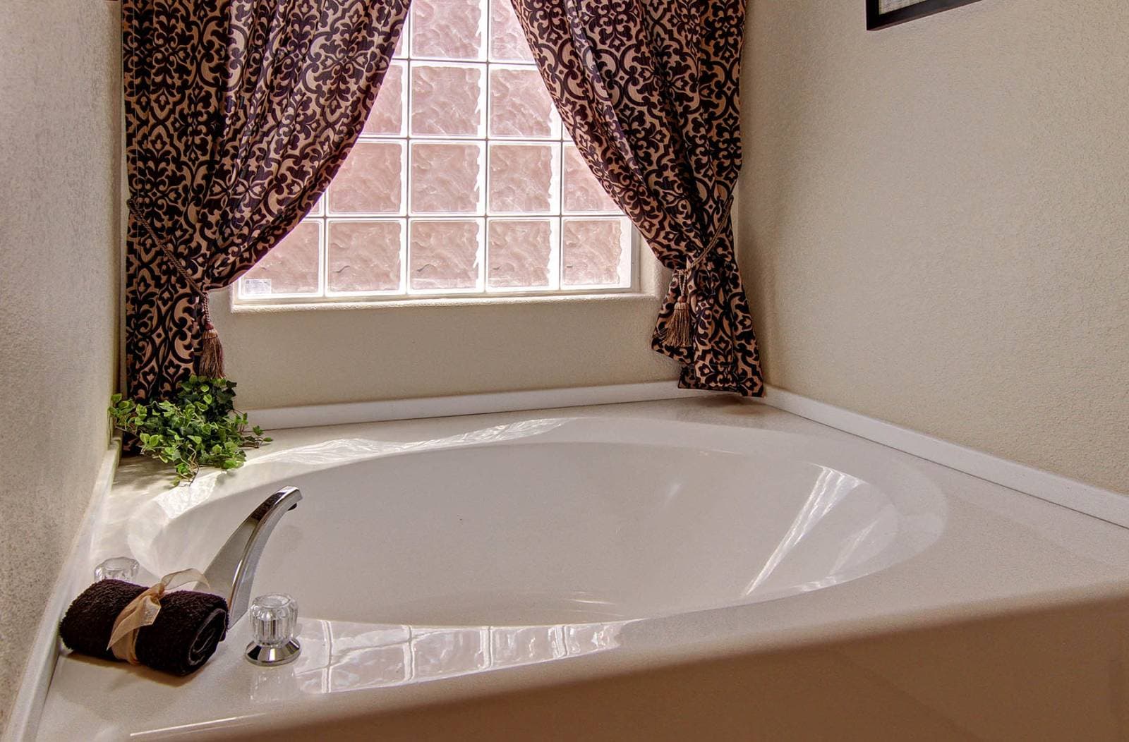 Wittman bathroom home features