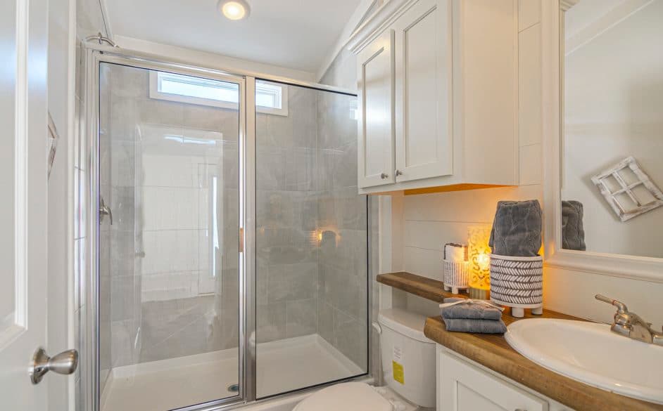 Starling d40ep8 bathroom home features