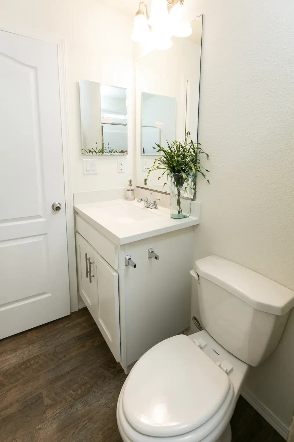 Fairpoint 24523h bathroom and interior home features