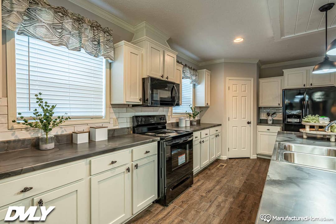 Orchard house kitchen home features