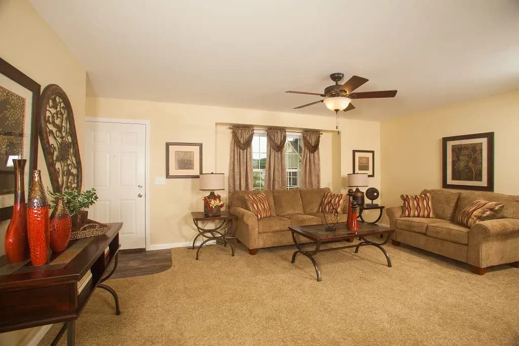 Magnifique interior home features