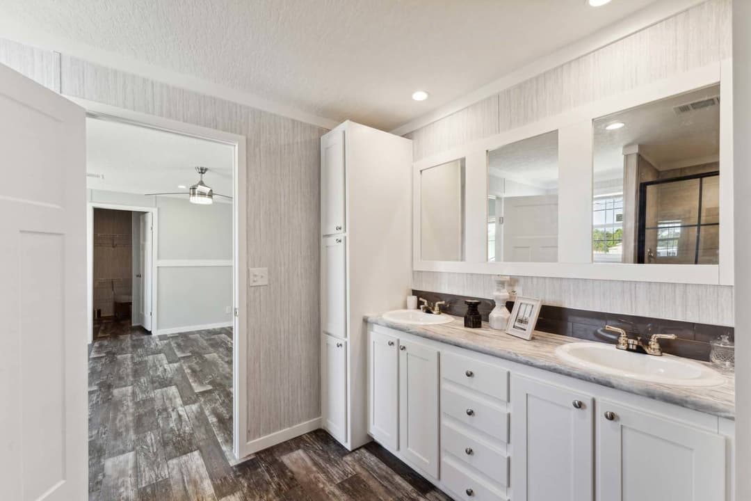 The maddox bathroom home features