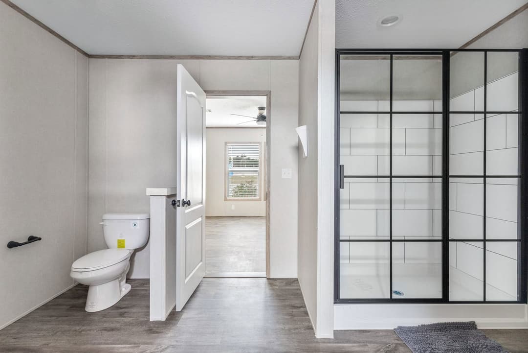 Sterling xl anniversary bathroom home features
