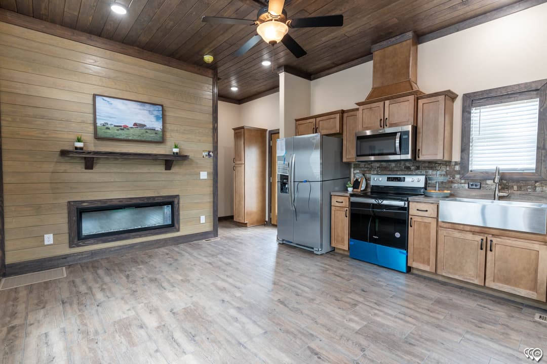 Cozy cabin 1 interior home features