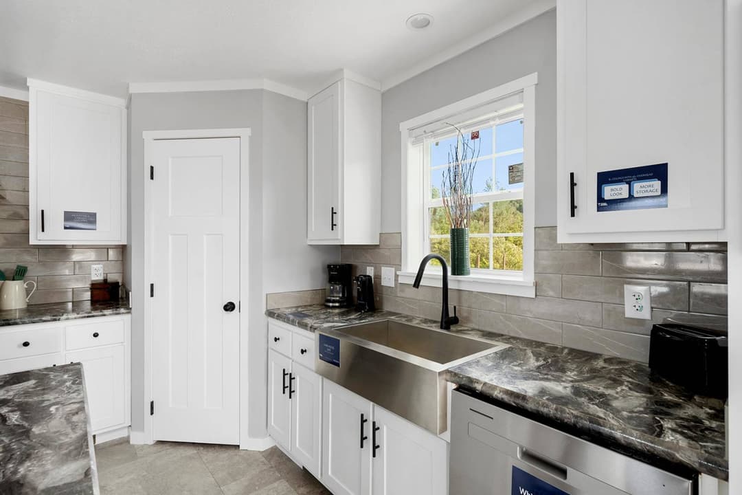 East point - attain kitchen home features