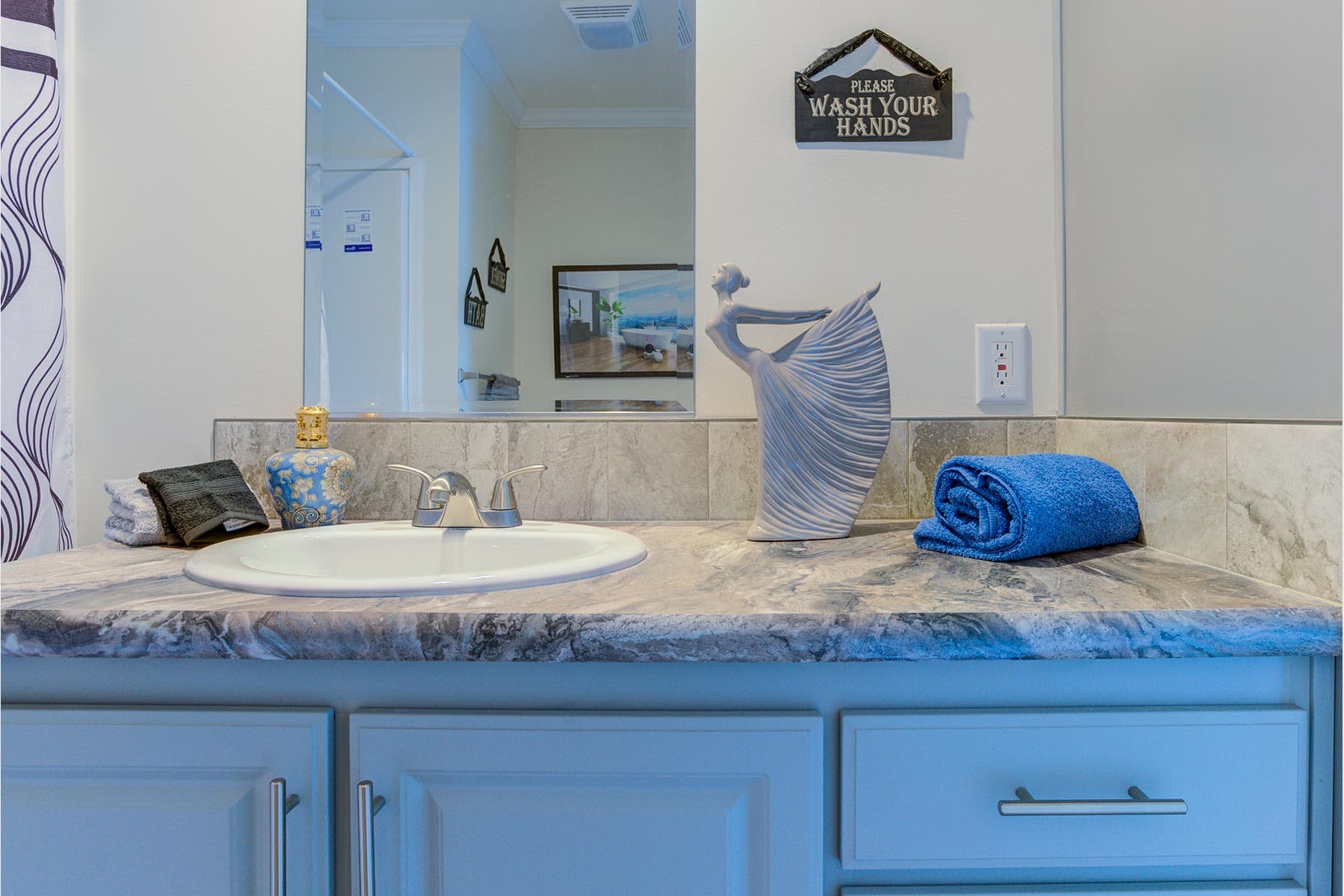 Spectra rh7100 bathroom home features