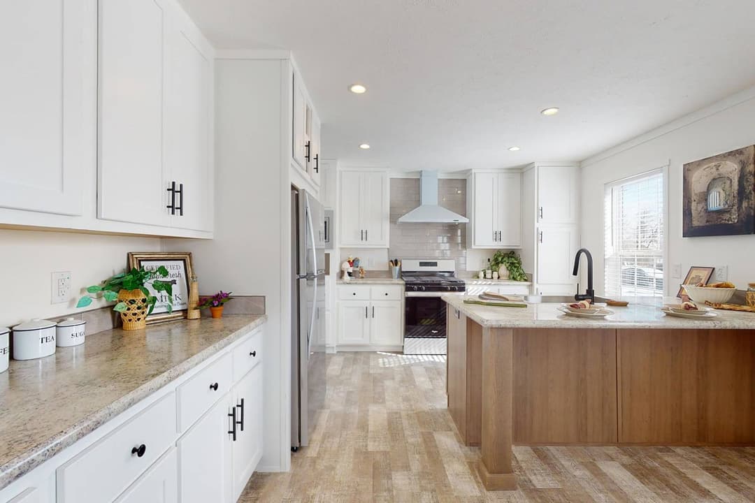 Intrigue kitchen home features