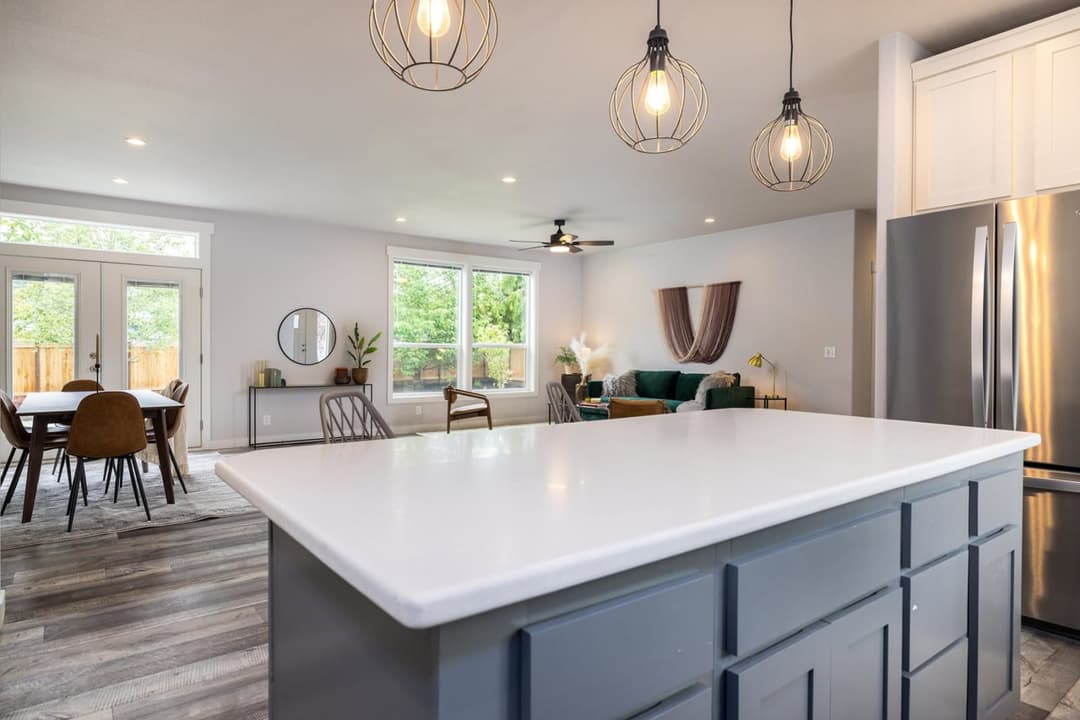 Westridge 1203ct kitchen and interior home features